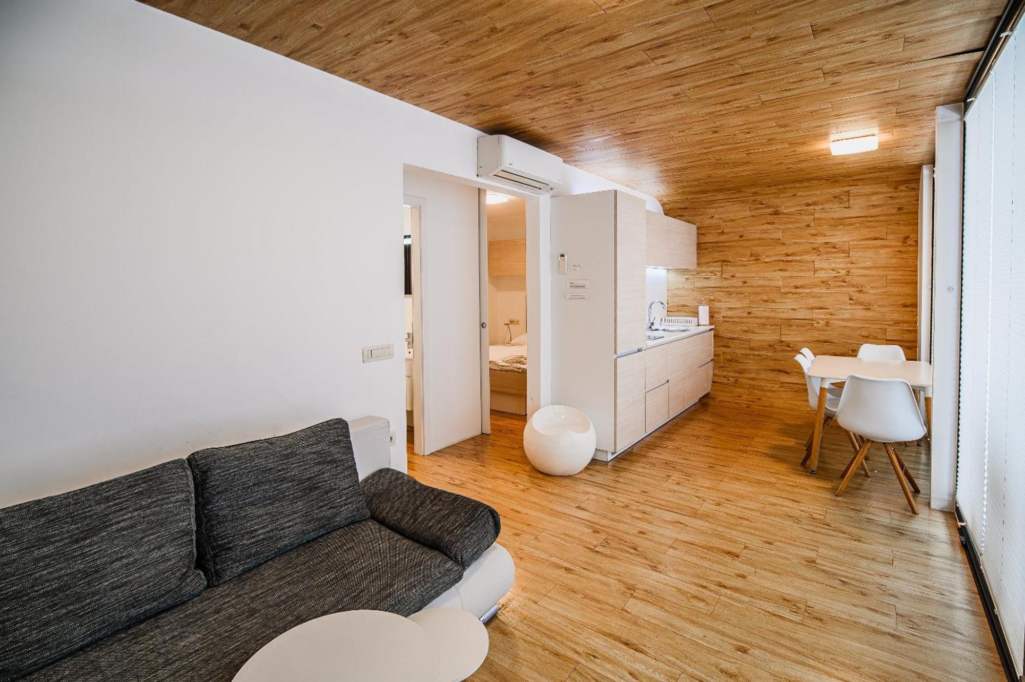 Glamping Maleric With Natural Pool Dragatuš المظهر الخارجي الصورة